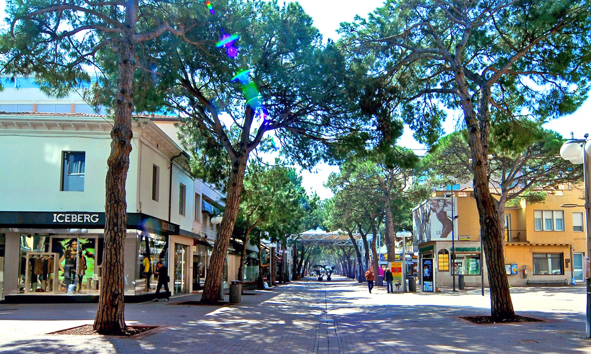 via ceccarini Riccione Vacanze