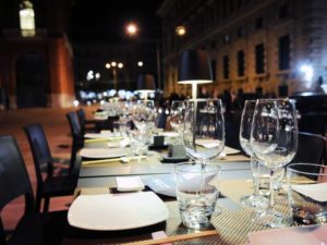 Alberghi, commercio e ristoranti: la crisi porta via 222 miliardi di ricavi