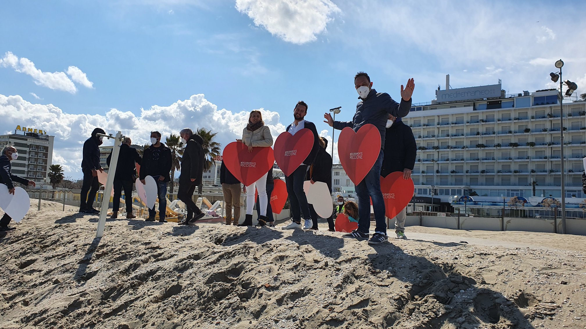 Federalberghi Riccione:Distanziati ma vicini - #SICURAMENTERICCIONE